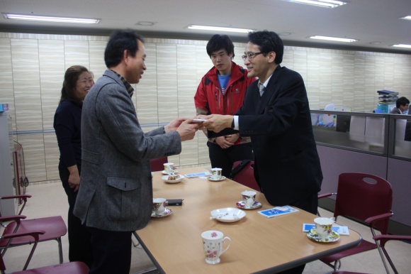 대동종합사회복지관 성금전달